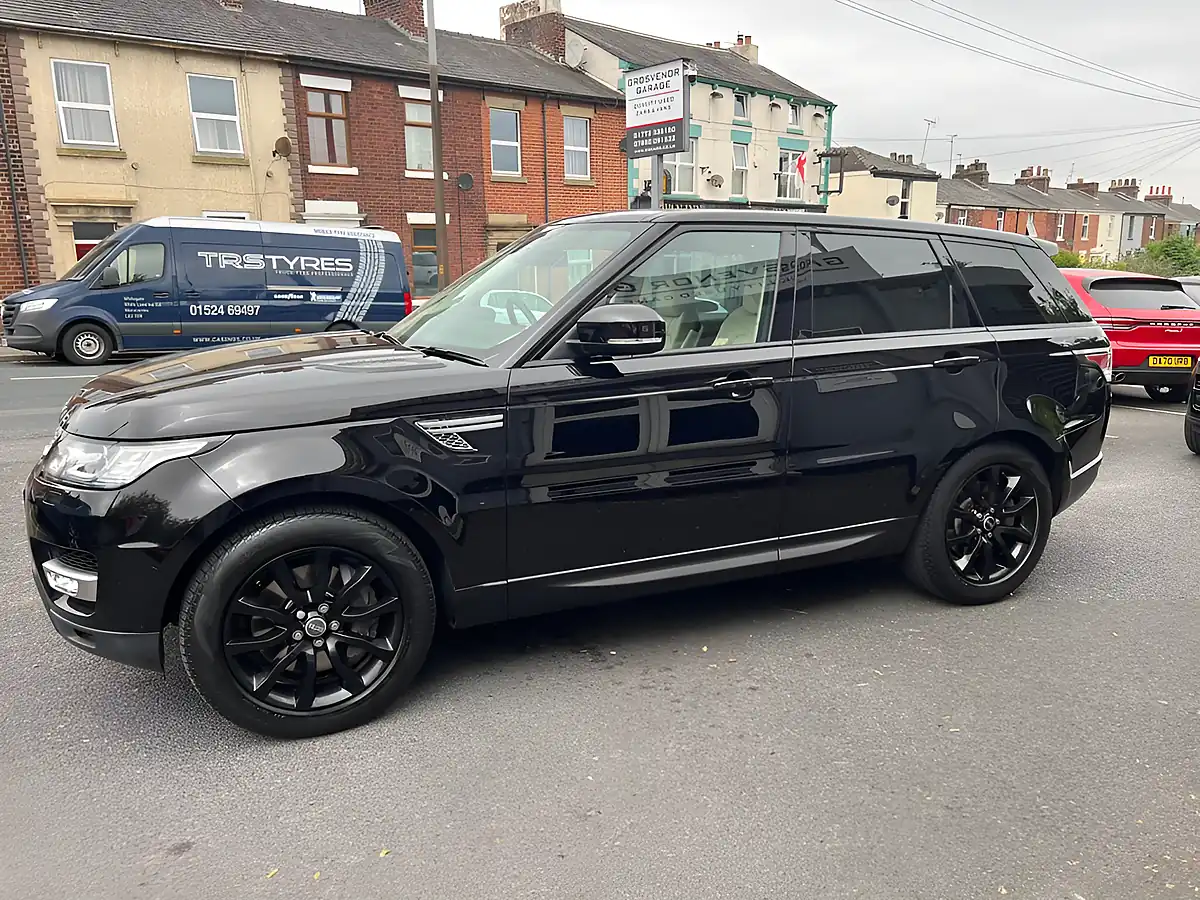 Used 2015 Land Rover Range Rover Sport Hse Santorini Black - Interior and Exterior details 4