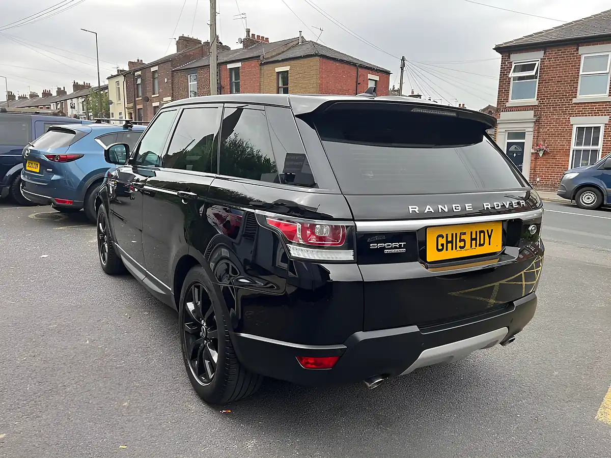 Used 2015 Land Rover Range Rover Sport Hse Santorini Black - Interior and Exterior details 5