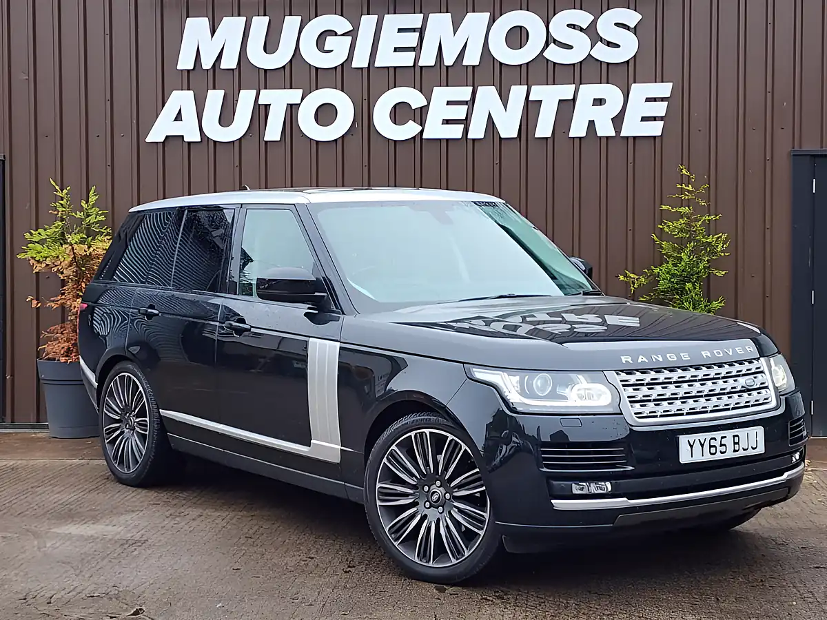 Used 2015 Land Rover Range Rover Vogue Black - Front View