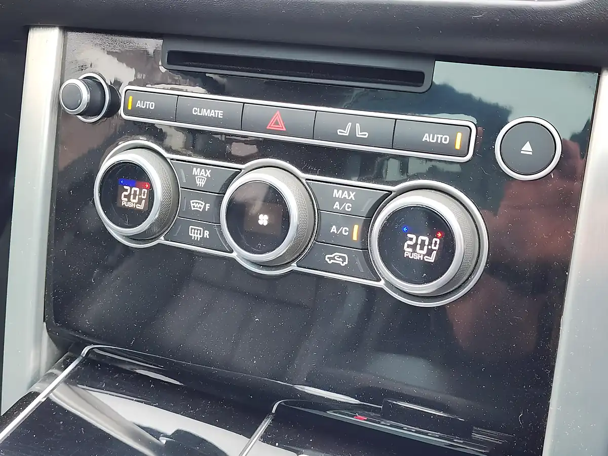 Used 2015 Land Rover Range Rover Vogue Black - Interior and Exterior details 14