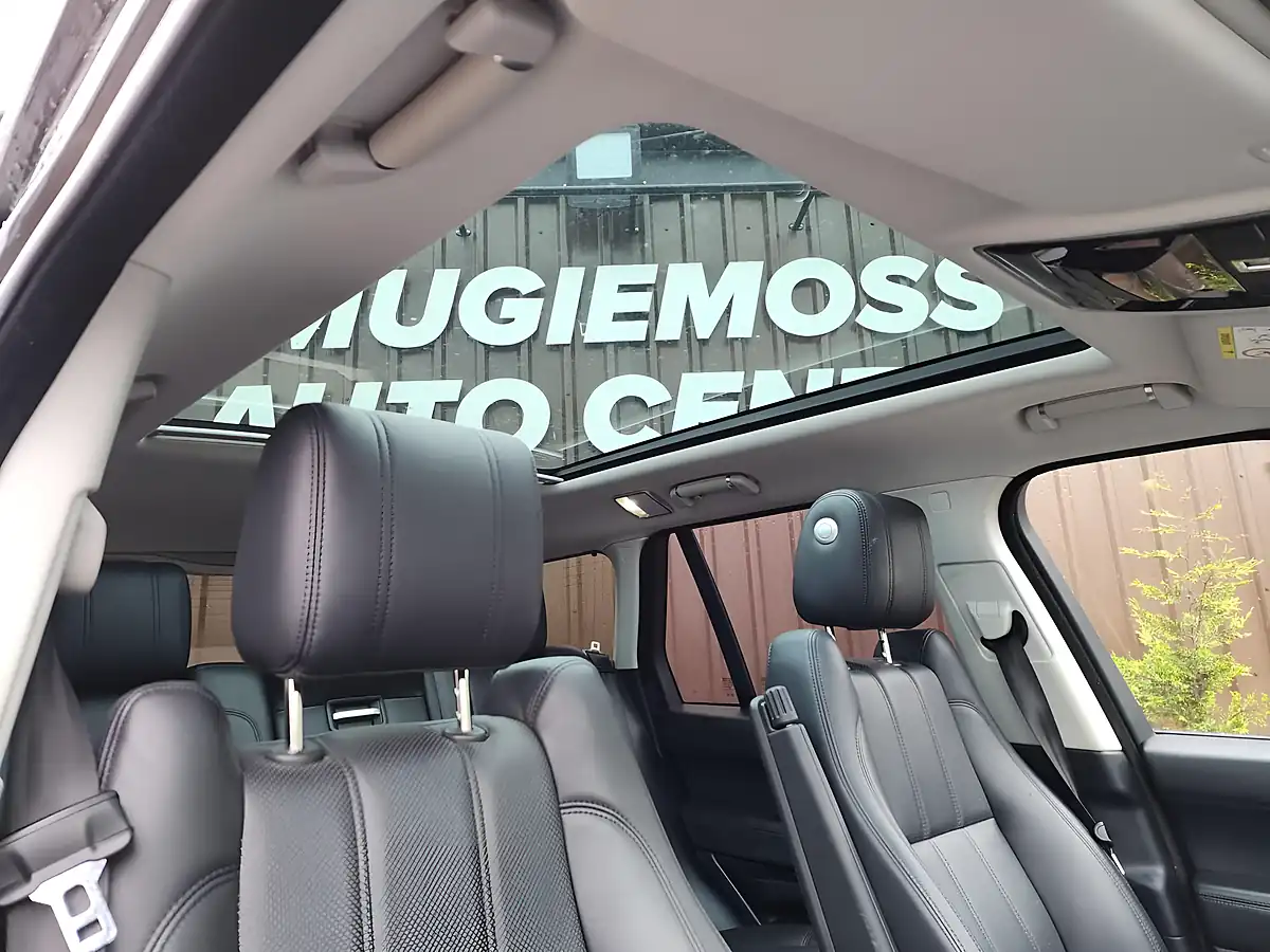 Used 2015 Land Rover Range Rover Vogue Black - Interior and Exterior details 9