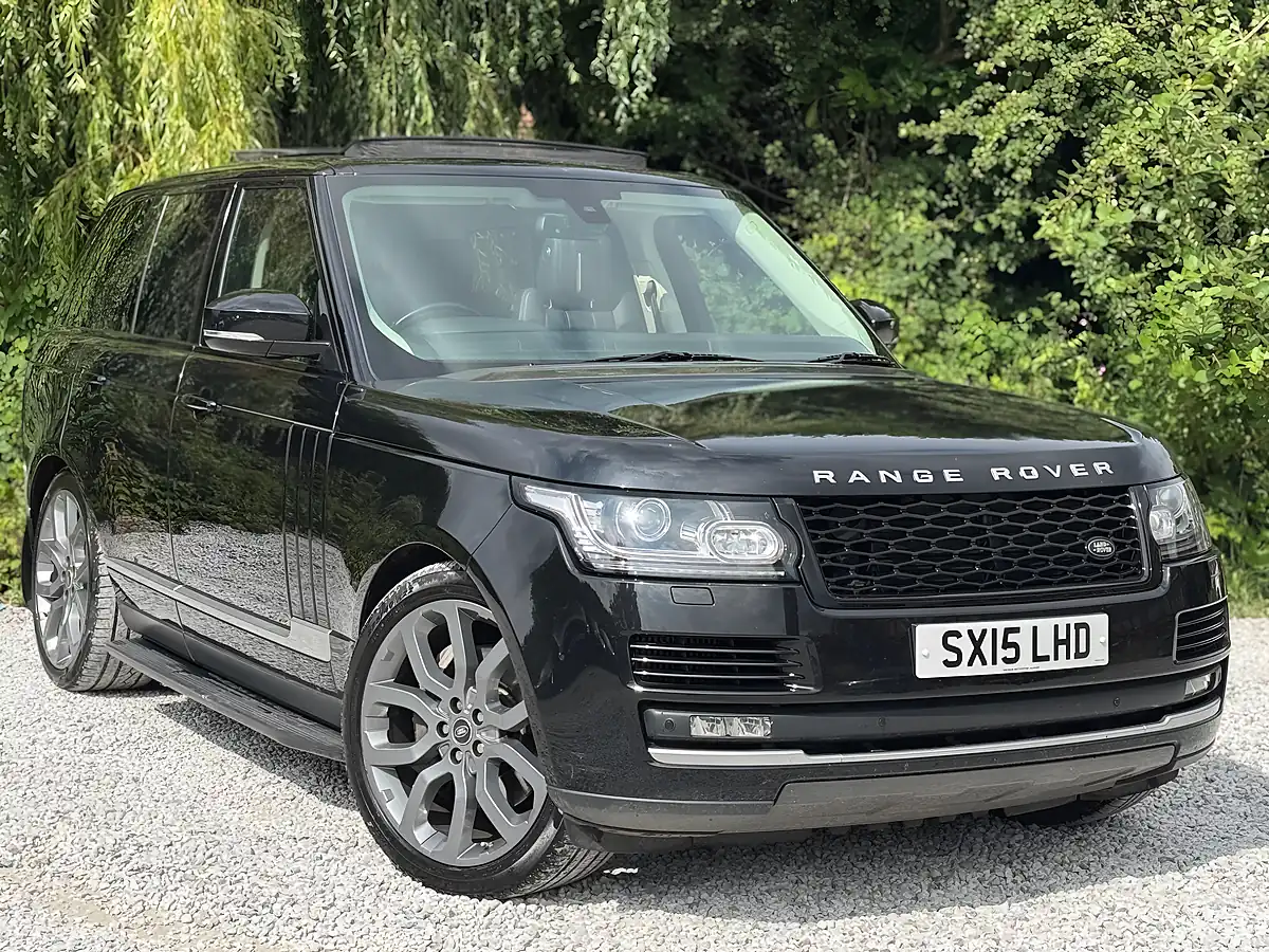 Used 2015 Land Rover Range Rover Vogue Black - Front View