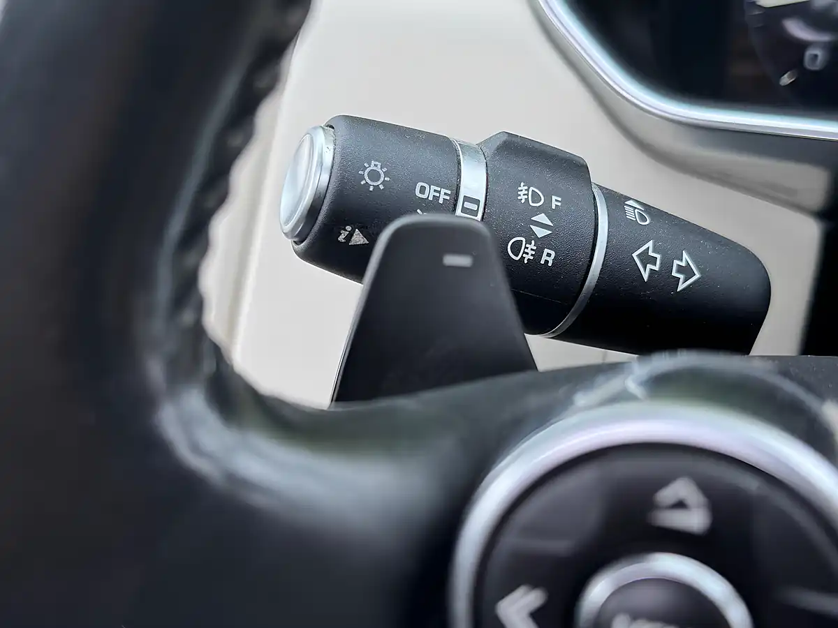 Used 2015 Land Rover Range Rover Vogue Black - Interior and Exterior details 13