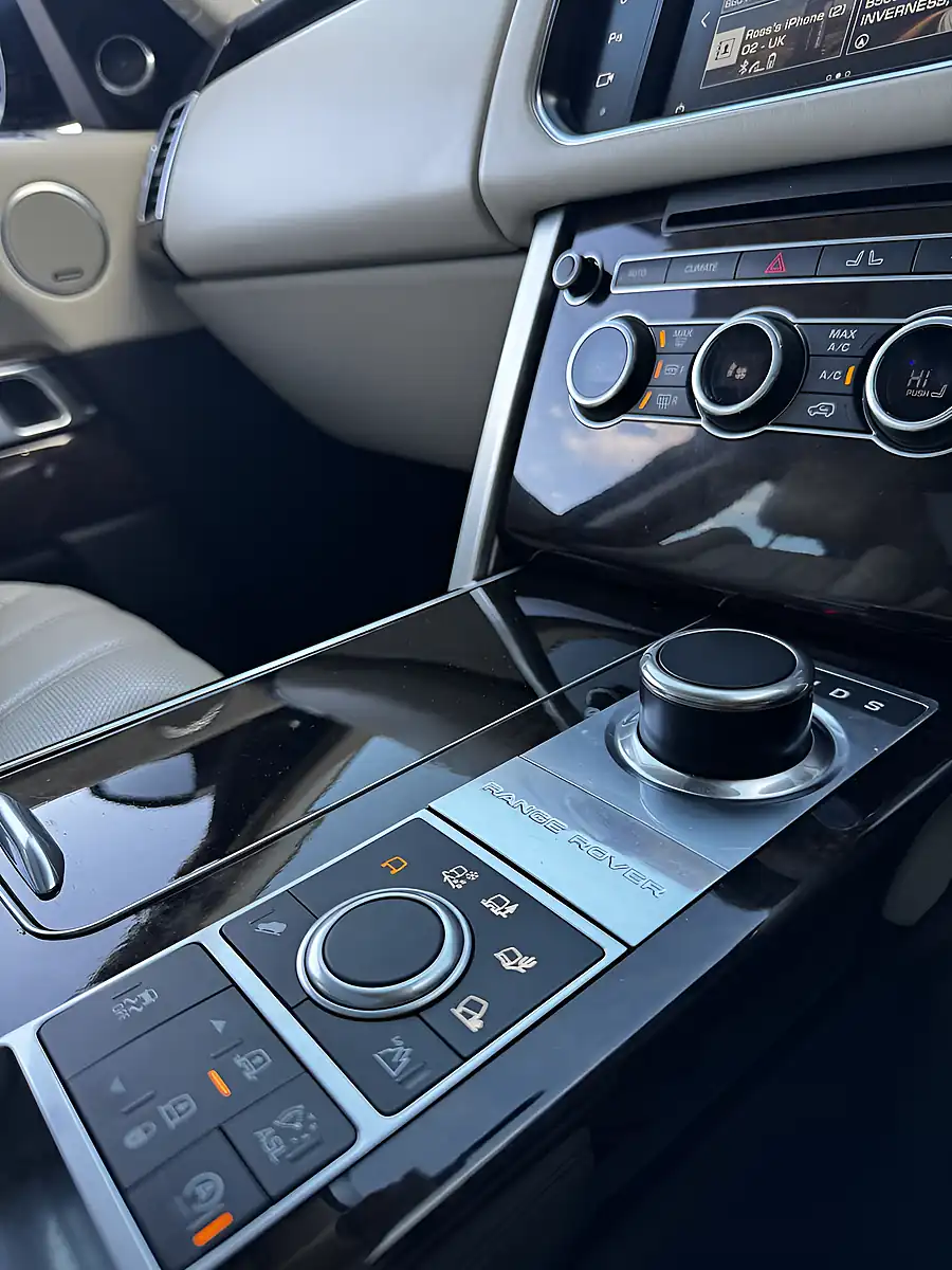Used 2015 Land Rover Range Rover Vogue Blue - Interior and Exterior details 13