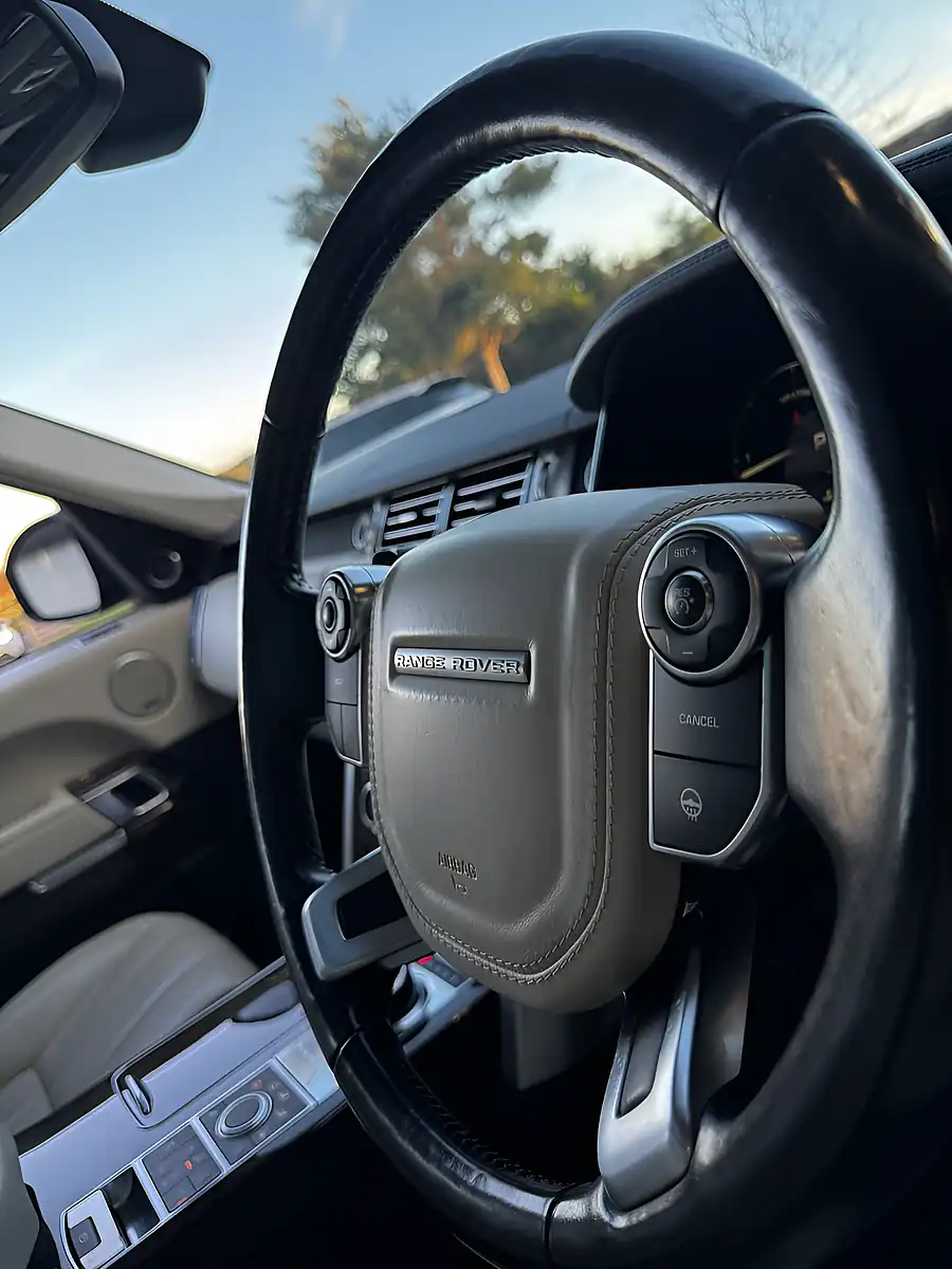 Used 2015 Land Rover Range Rover Vogue Blue - Interior and Exterior details 11