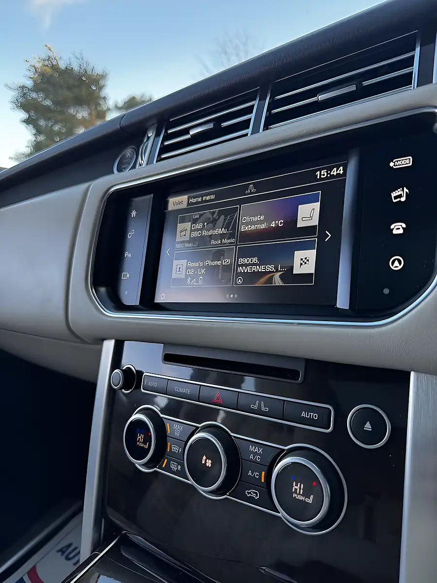Used 2015 Land Rover Range Rover Vogue Blue - Interior and Exterior details 12