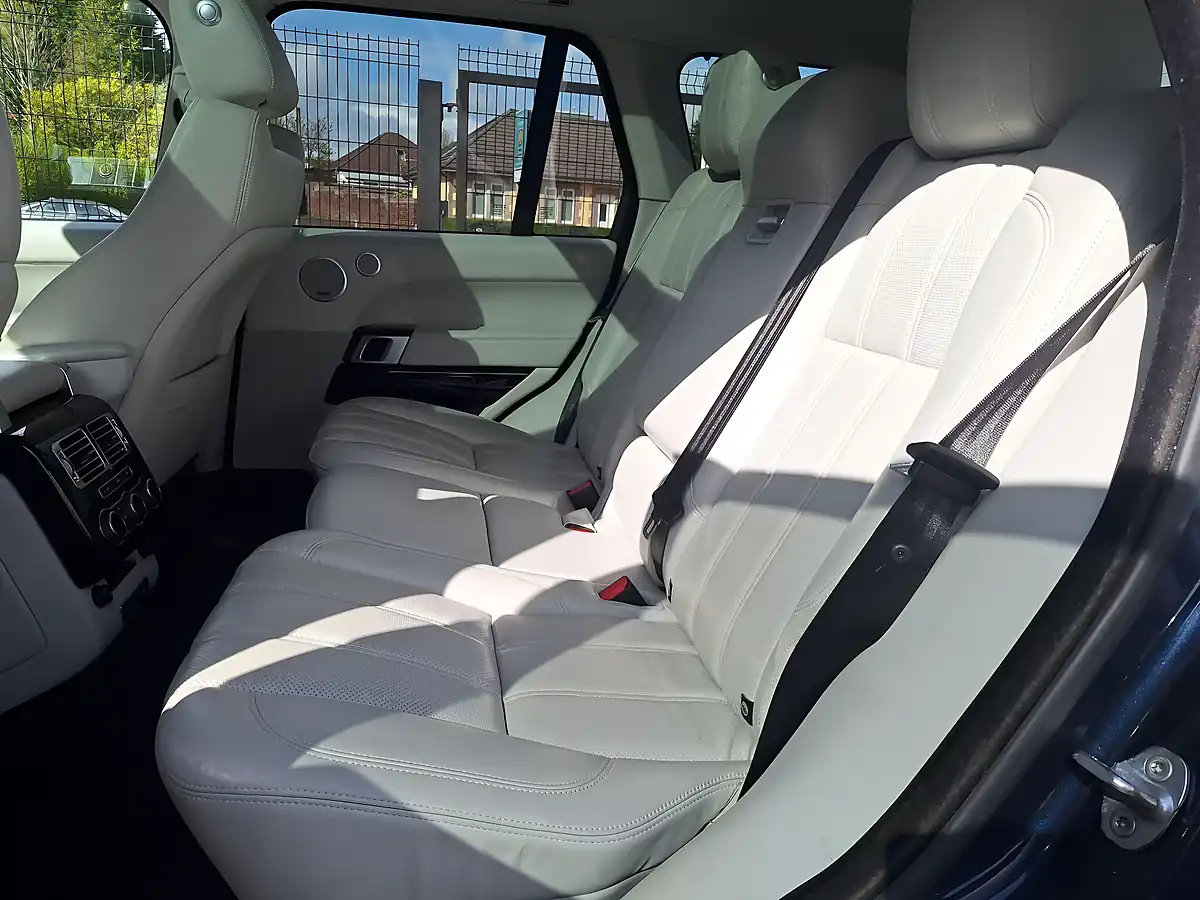 Used 2015 Land Rover Range Rover Vogue Blue - Interior and Exterior details 10