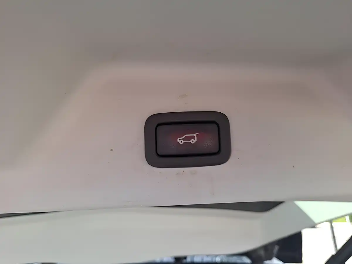 Used 2015 Land Rover Range Rover Vogue Blue - Interior and Exterior details 13