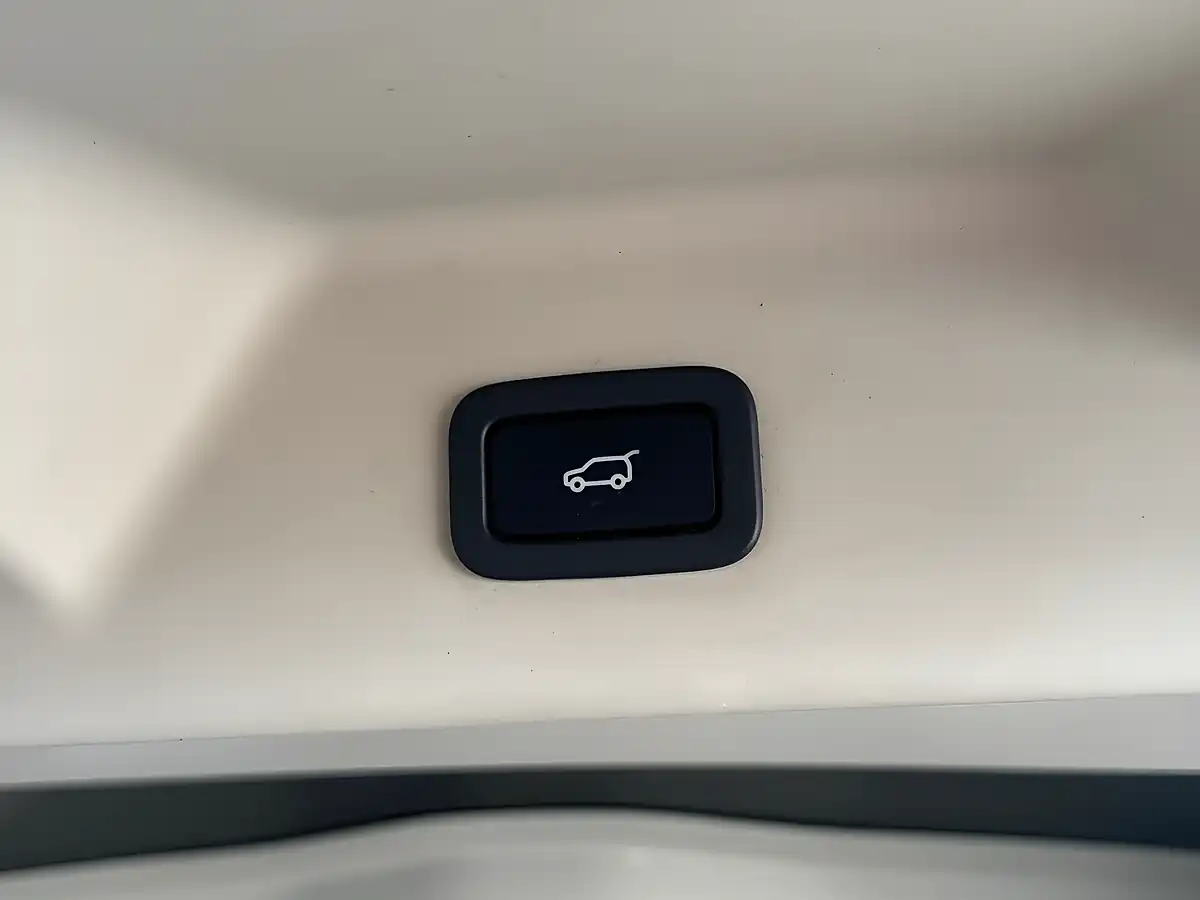 Used 2015 Land Rover Range Rover Vogue Grey - Interior and Exterior details 10