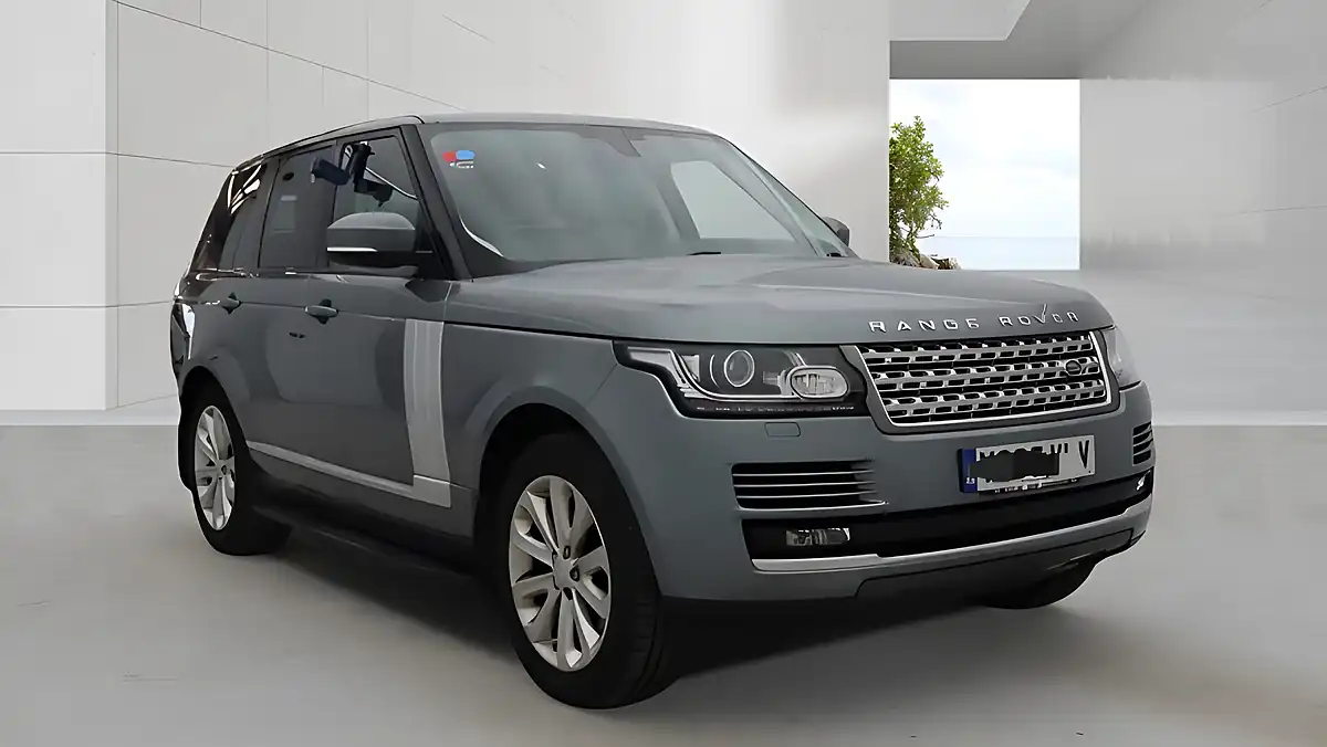 Used 2015 Land Rover Range Rover Vogue Grey - Front View