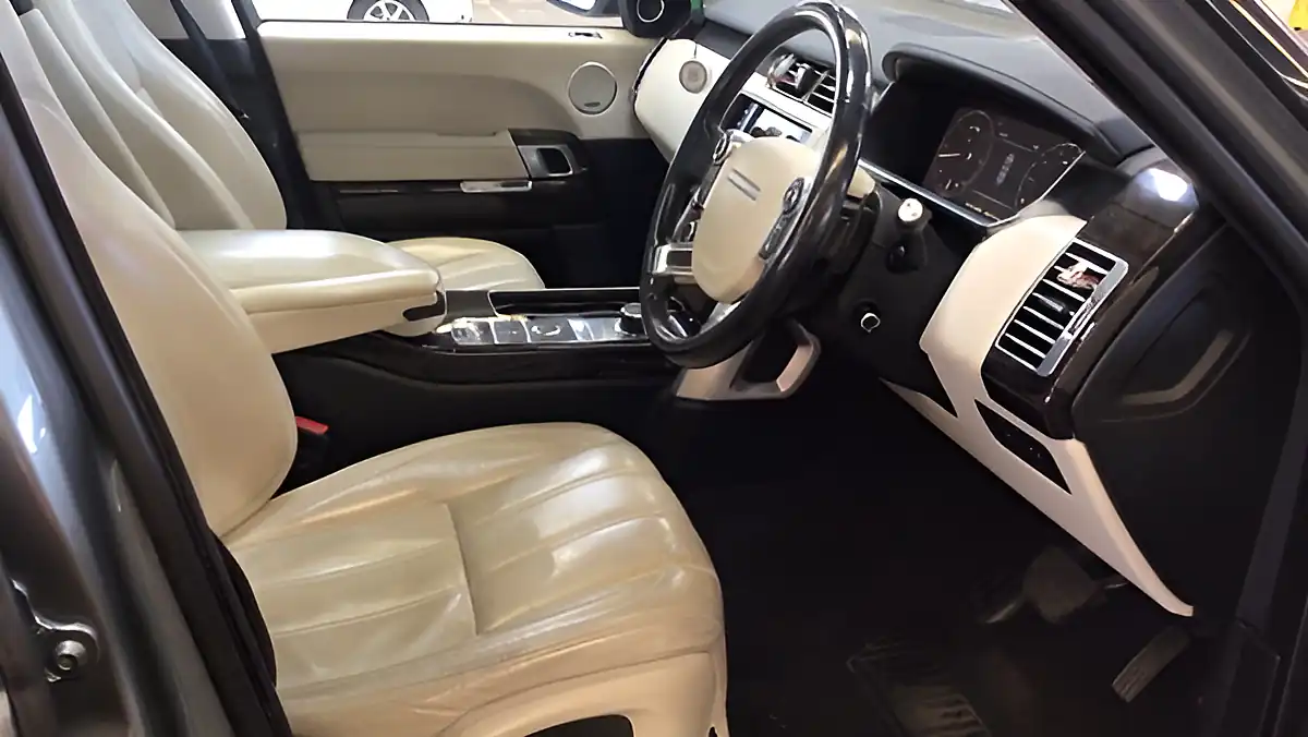 Used 2015 Land Rover Range Rover Vogue Grey - Interior and Exterior details 5