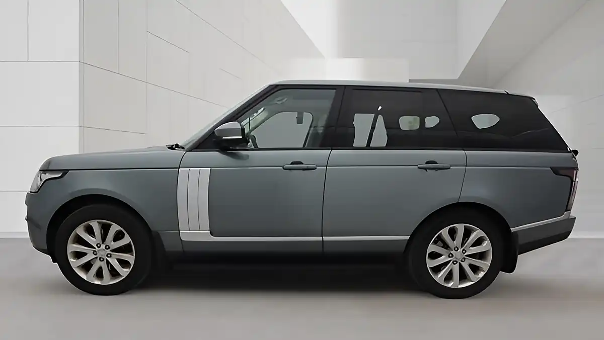 Used 2015 Land Rover Range Rover Vogue Grey - Interior and Exterior details 8
