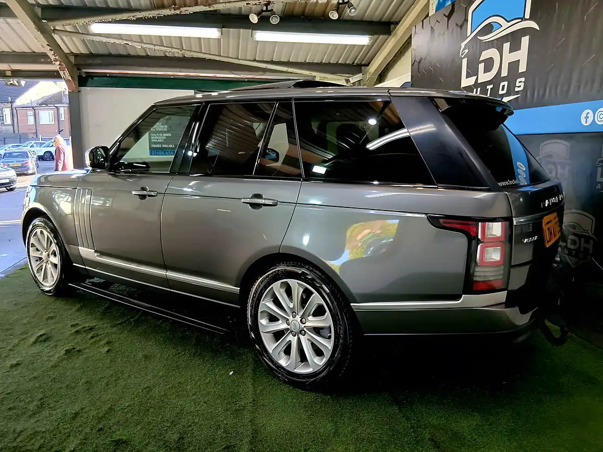 Used 2015 Land Rover Range Rover Vogue Grey - Interior and Exterior details 5