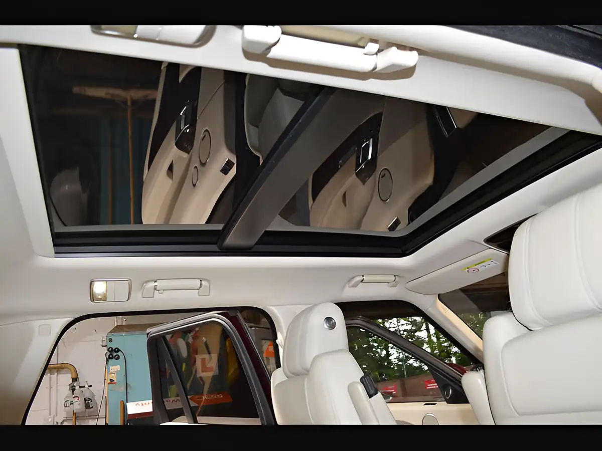 Used 2015 Land Rover Range Rover Vogue Montalcino Red - Interior and Exterior details 18