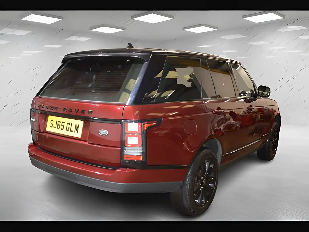 Used 2015 Land Rover Range Rover Vogue Montalcino Red - Interior and Exterior details 7