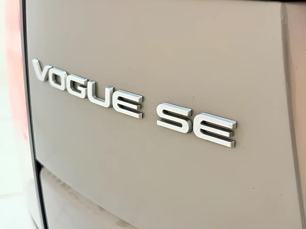 Used 2015 Land Rover Range Rover Vogue Se Brown - Interior and Exterior details 10