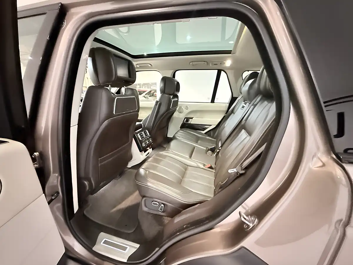 Used 2015 Land Rover Range Rover Vogue Se Brown - Interior and Exterior details 13