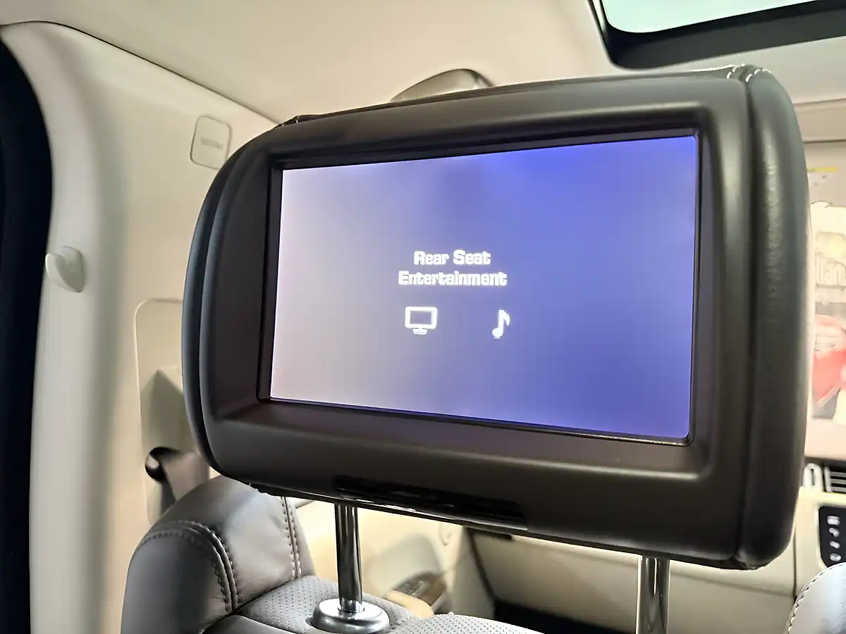 Used 2015 Land Rover Range Rover Vogue Se Brown - Interior and Exterior details 18