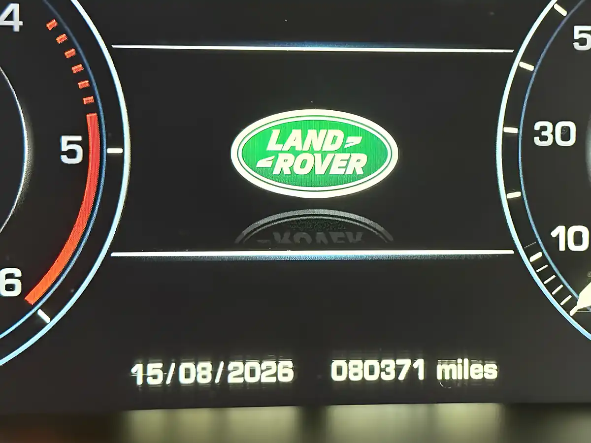 Used 2015 Land Rover Range Rover Vogue Se Brown - Interior and Exterior details 19