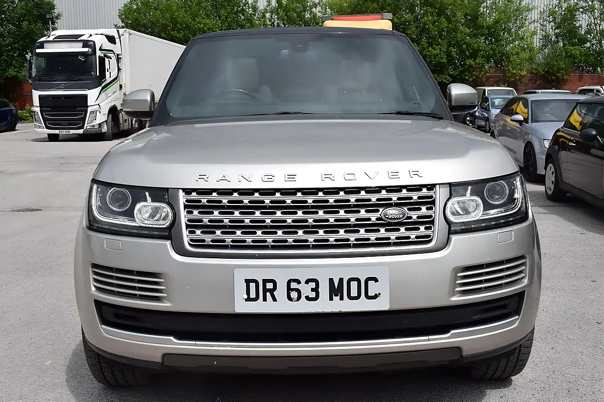 Used 2015 Land Rover Range Rover Vogue Se Gold - Interior and Exterior details 13