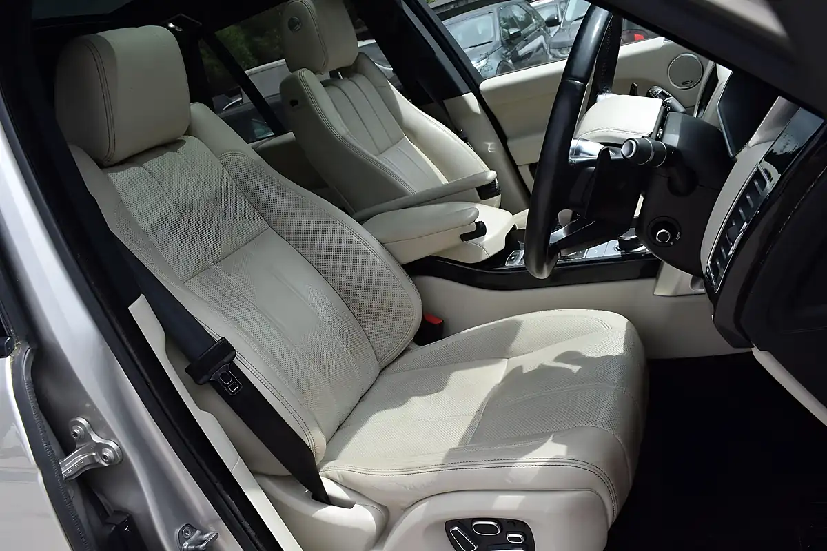 Used 2015 Land Rover Range Rover Vogue Se Gold - Interior and Exterior details 18