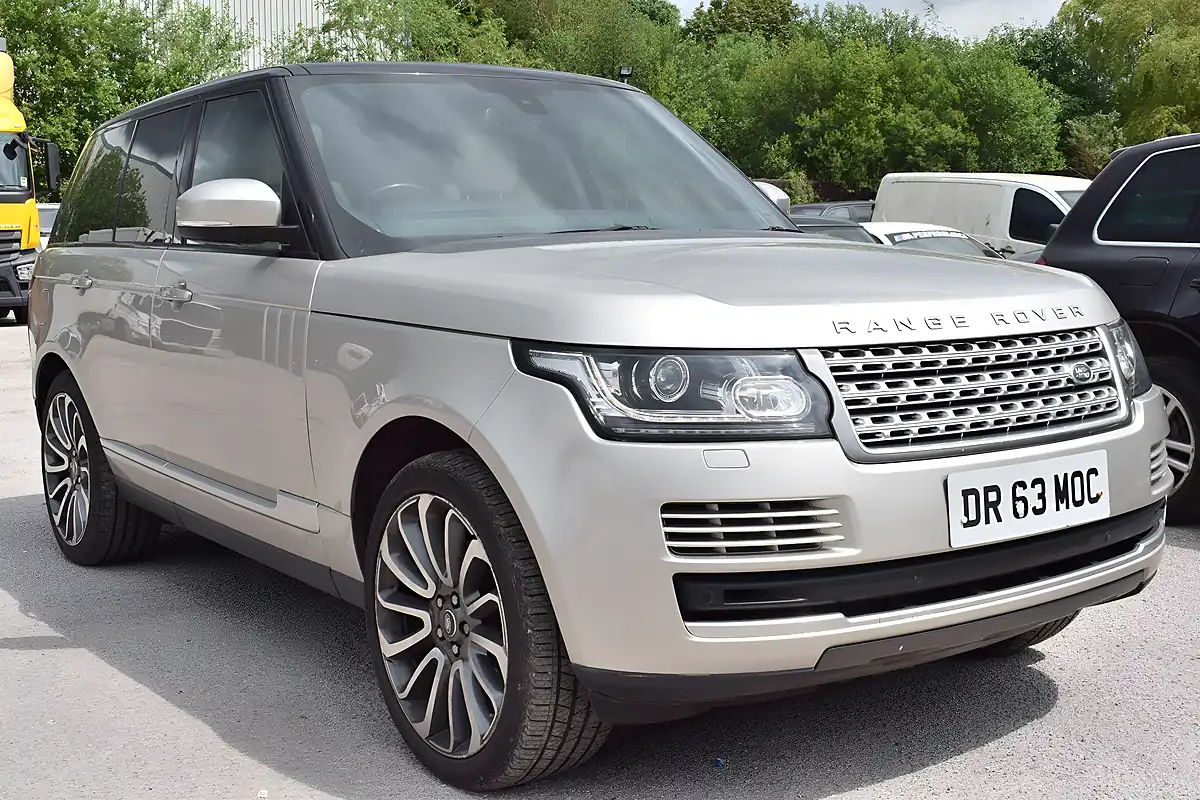 Used 2015 Land Rover Range Rover Vogue Se Gold - Interior and Exterior details 2