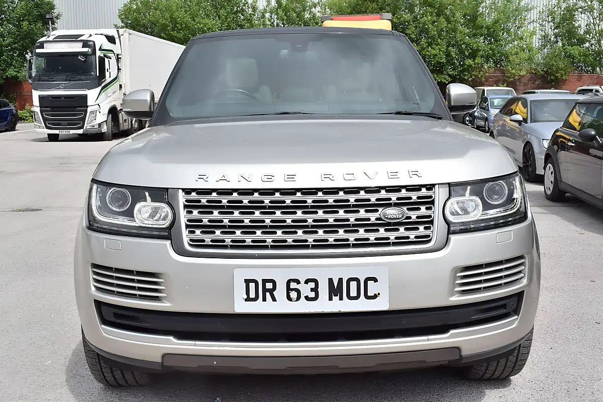 Used 2015 Land Rover Range Rover Vogue Se Gold - Interior and Exterior details 7