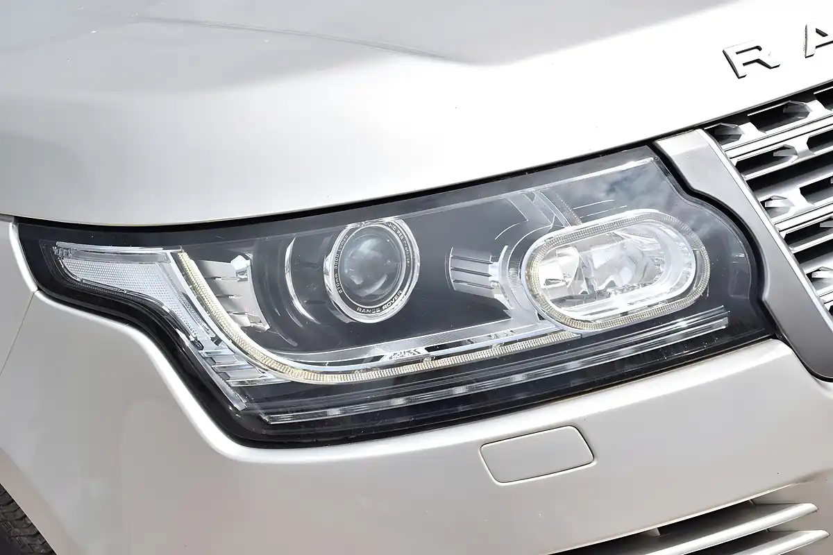 Used 2015 Land Rover Range Rover Vogue Se Gold - Interior and Exterior details 8