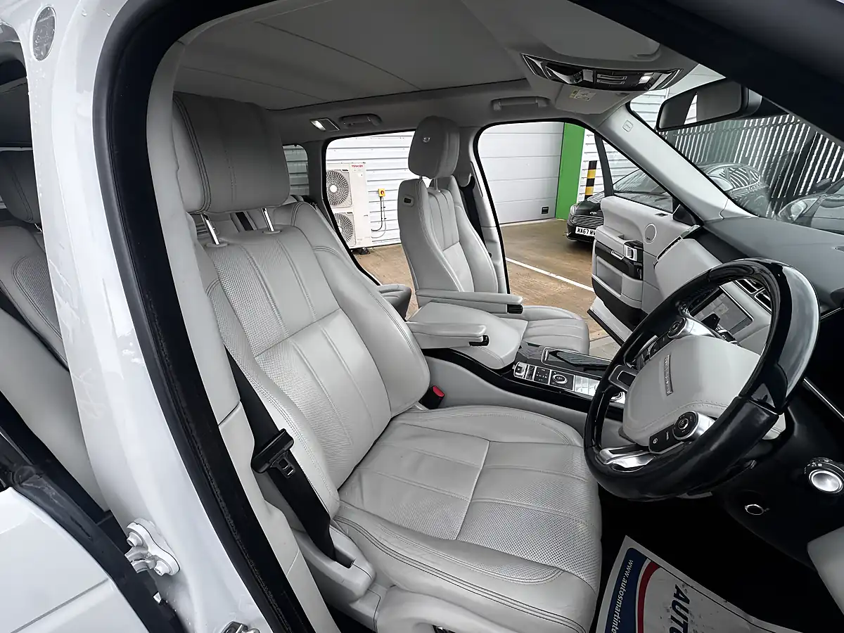 Used 2015 Land Rover Range Rover Vogue Se White - Interior and Exterior details 10