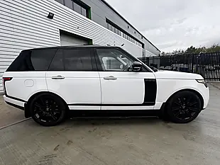 Used 2015 Land Rover Range Rover Vogue Se White - Interior and Exterior details 9