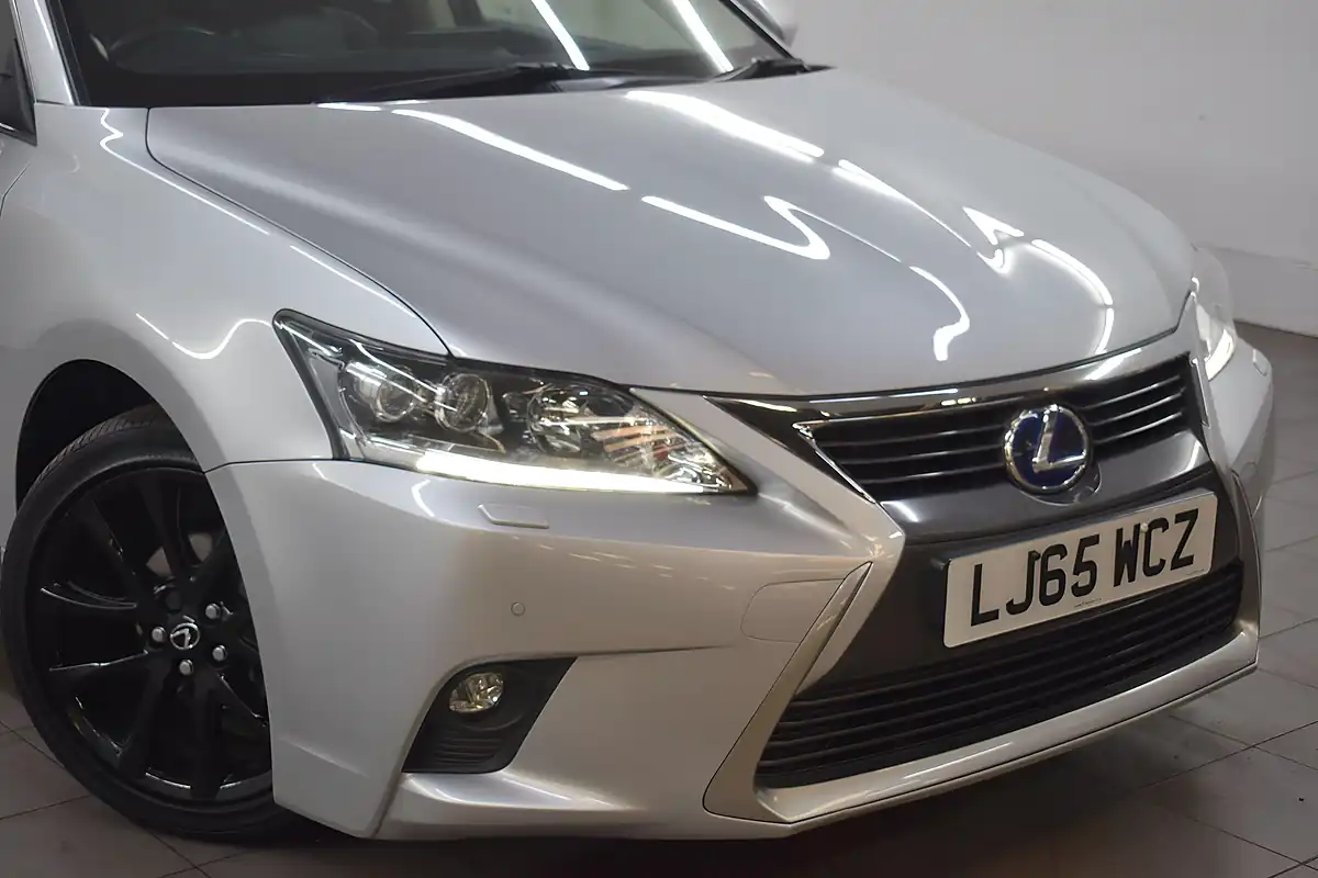 Used 2015 Lexus Ct 200h Premier Silver - Interior and Exterior details 11