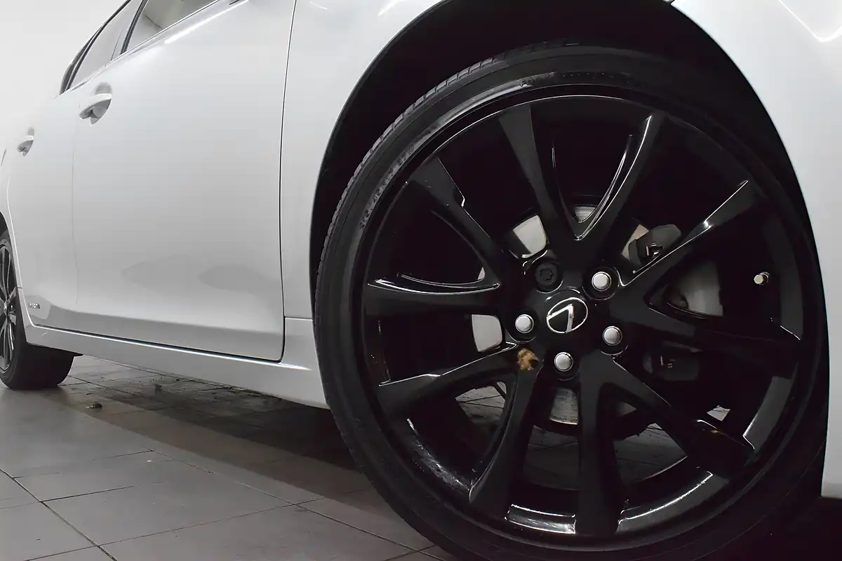 Used 2015 Lexus Ct 200h Premier Silver - Interior and Exterior details 12
