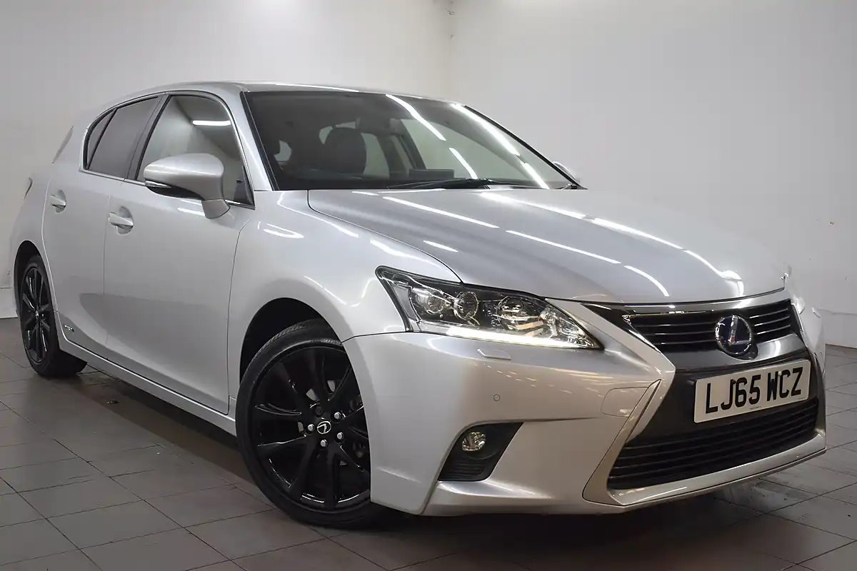 Used 2015 Lexus Ct 200h Premier Silver - Interior and Exterior details 7