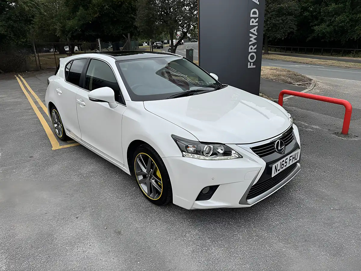 Used 2015 Lexus Ct Advance Plus Black - Front View