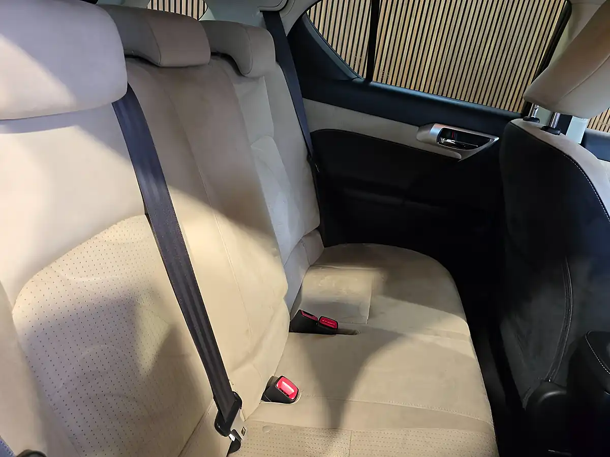 Used 2015 Lexus Ct Advance Red - Interior and Exterior details 14