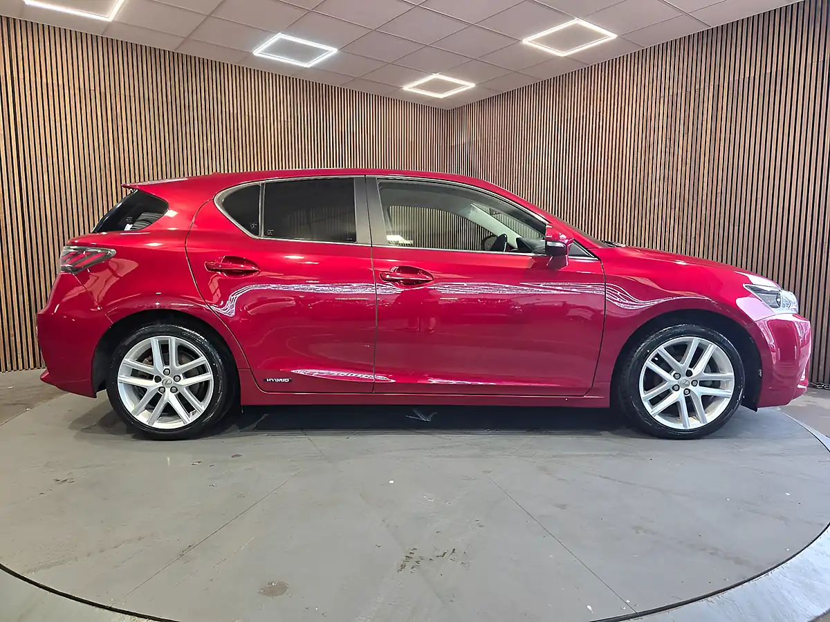 Used 2015 Lexus Ct Advance Red - Interior and Exterior details 7