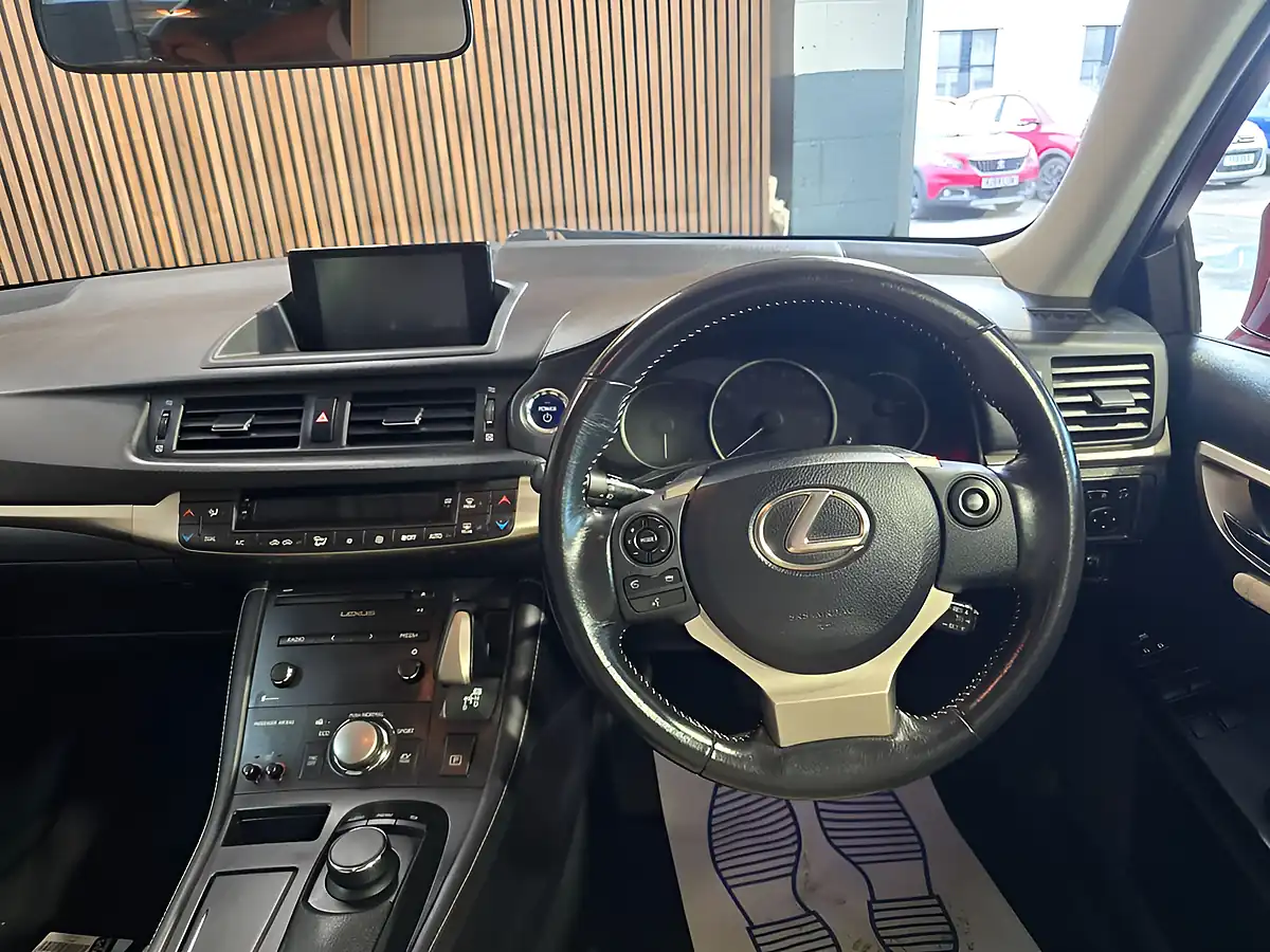 Used 2015 Lexus Ct Advance Red - Interior and Exterior details 9