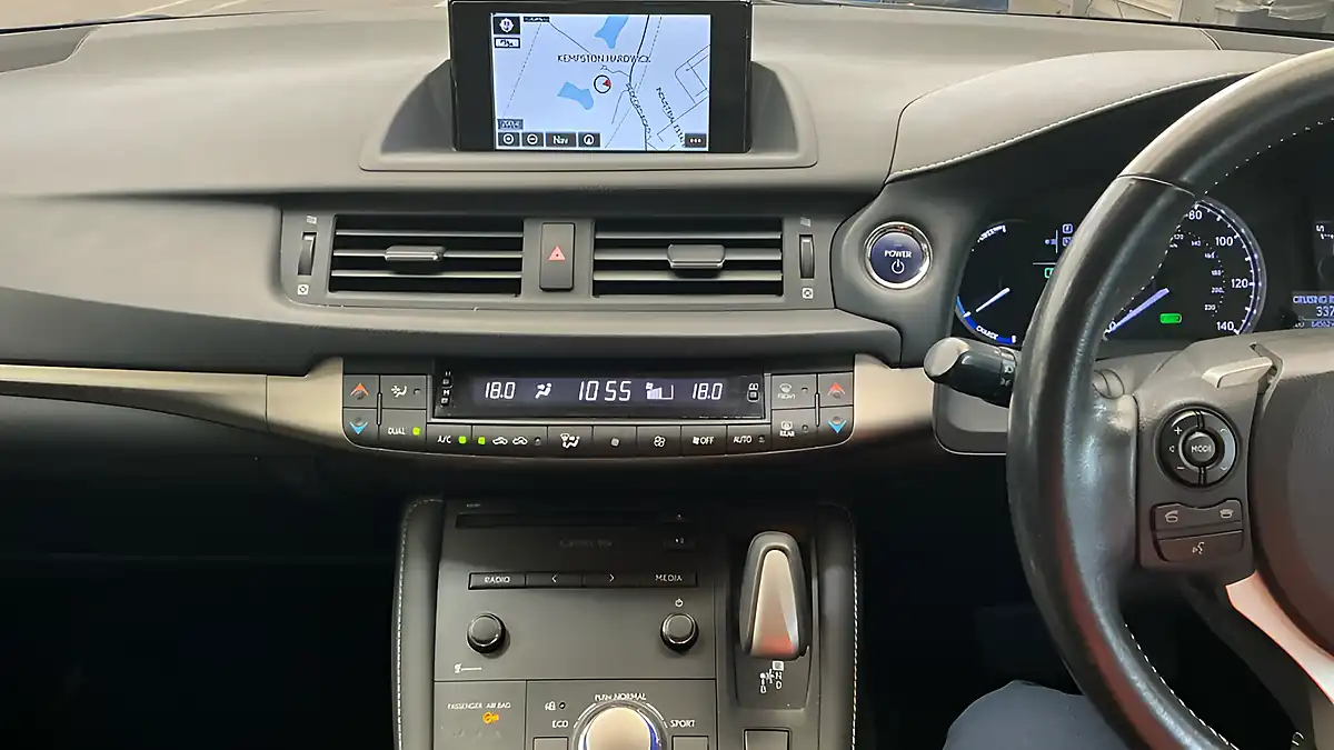 Used 2015 Lexus Ct Advance Silver - Interior and Exterior details 11