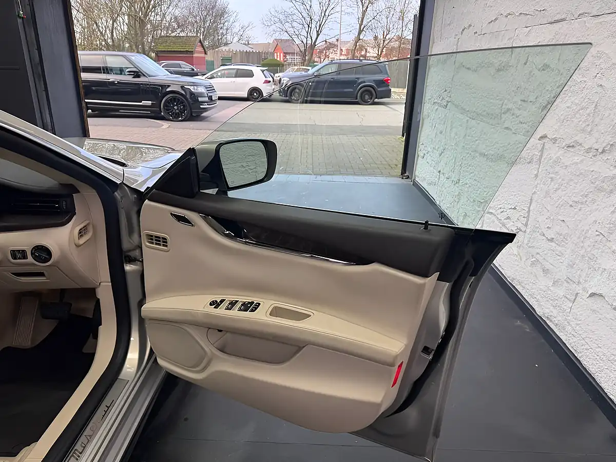 Used 2015 Maserati Quattroporte S Silver/Beige - Interior and Exterior details 19
