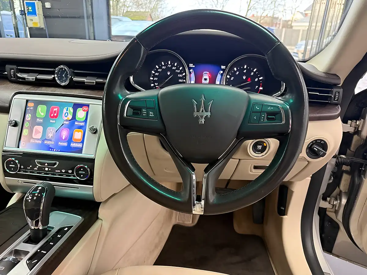 Used 2015 Maserati Quattroporte S Silver/Beige - Interior and Exterior details 3
