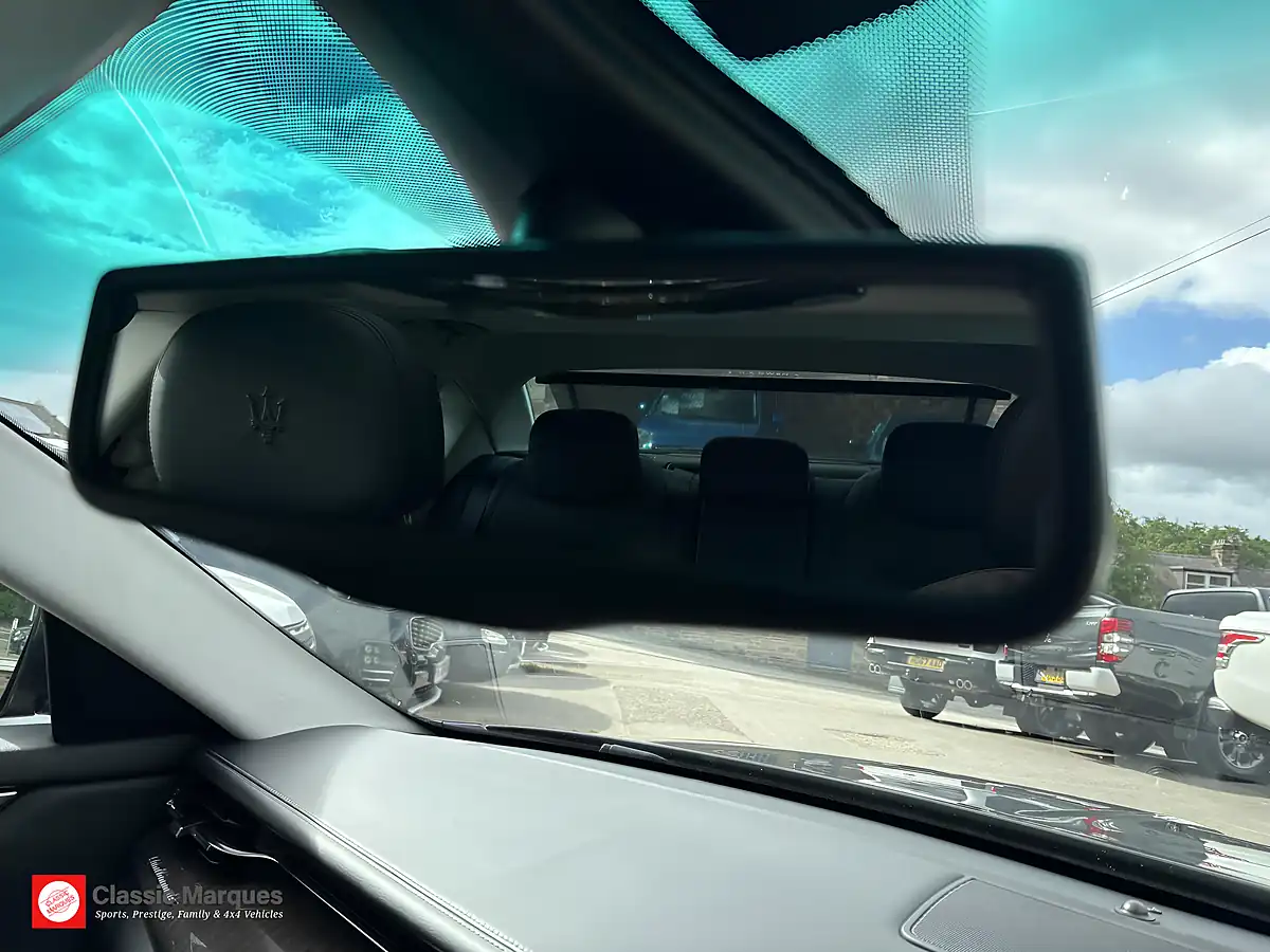Used 2015 Maserati Quattroporte Saloon Black - Interior and Exterior details 19