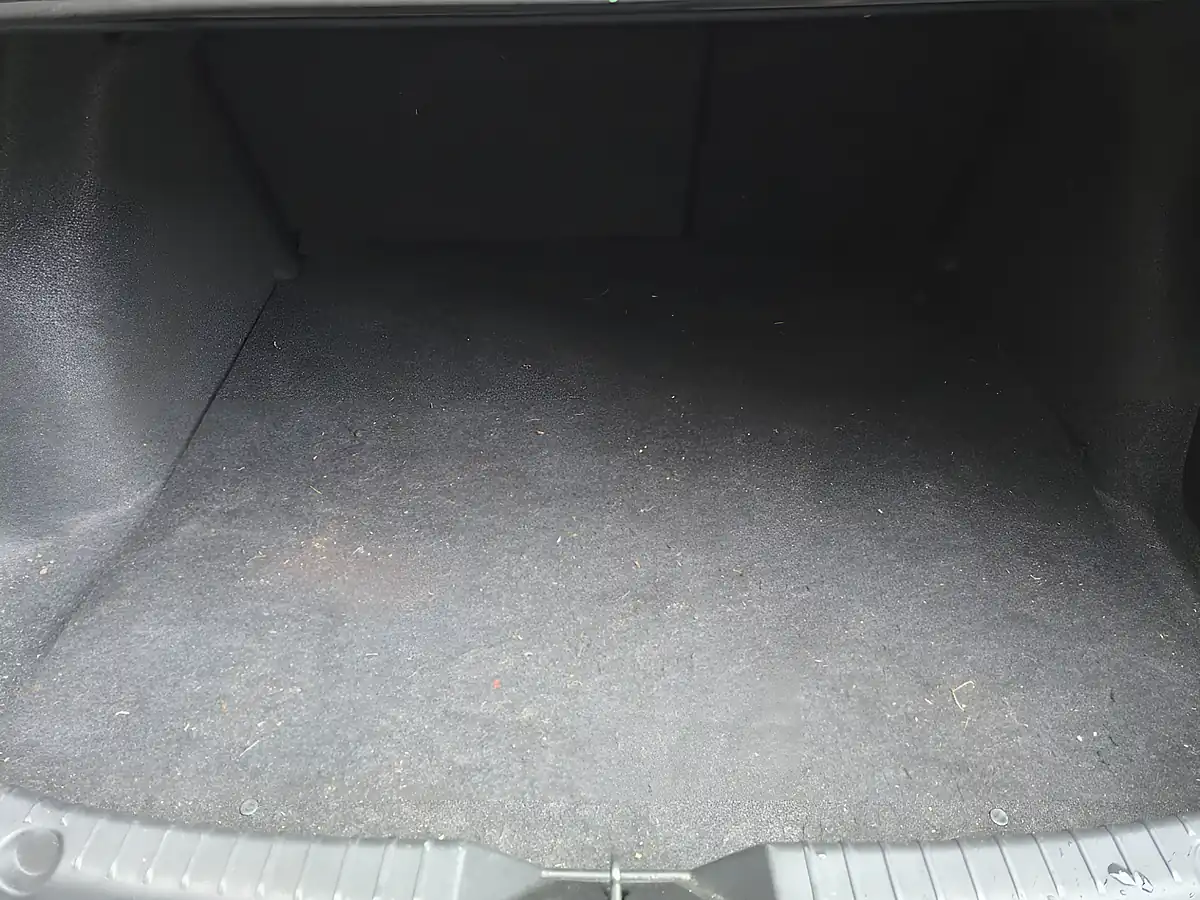 Used 2015 Mazda 3 Se-L Black - Interior and Exterior details 17