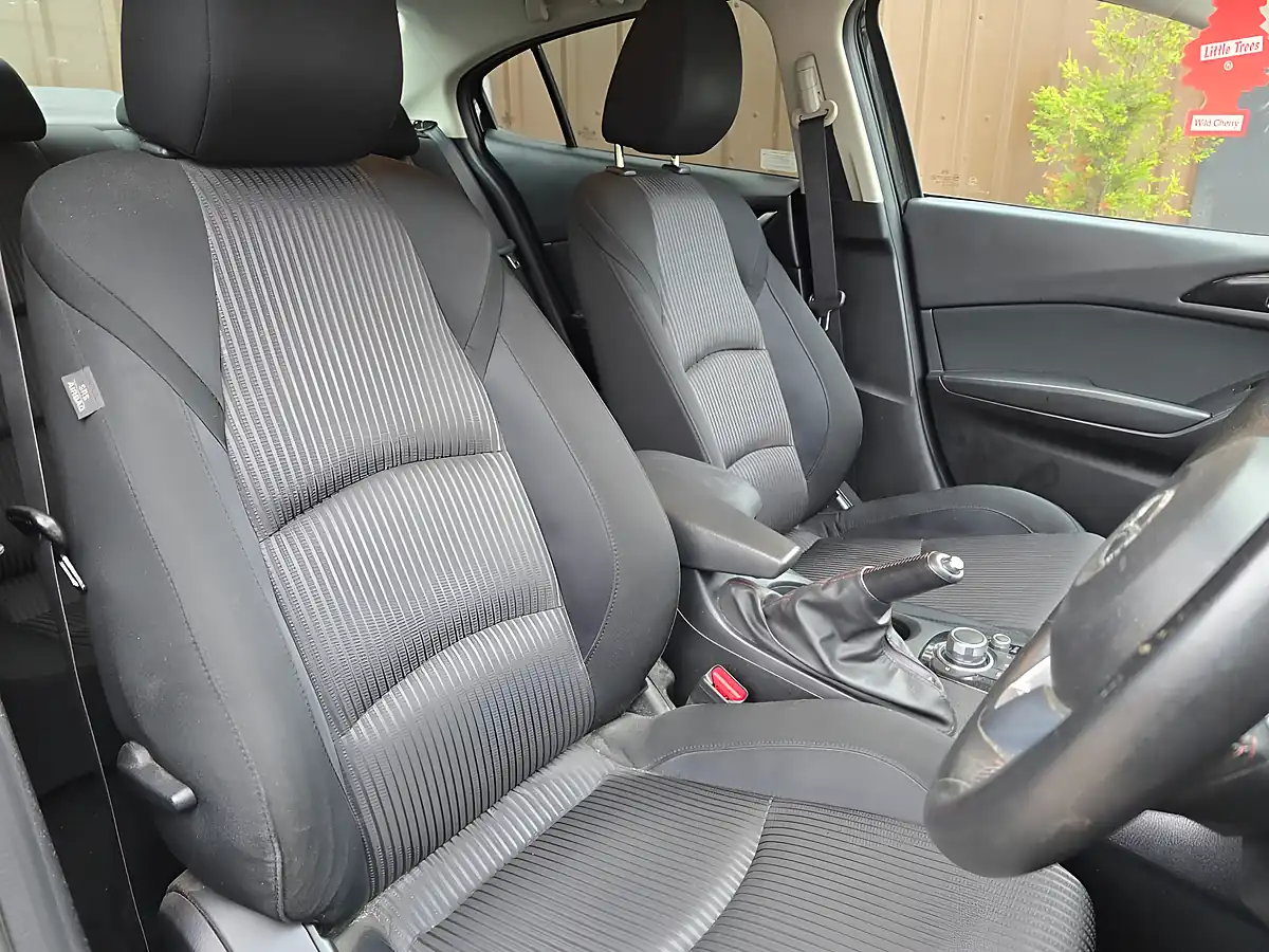 Used 2015 Mazda 3 Se-L Black - Interior and Exterior details 6