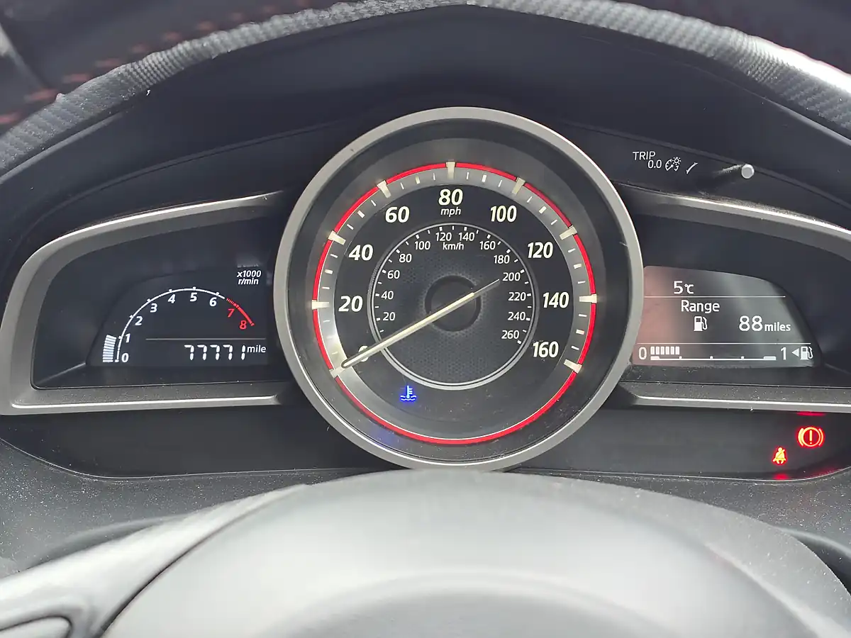 Used 2015 Mazda 3 Se-L Black - Interior and Exterior details 9