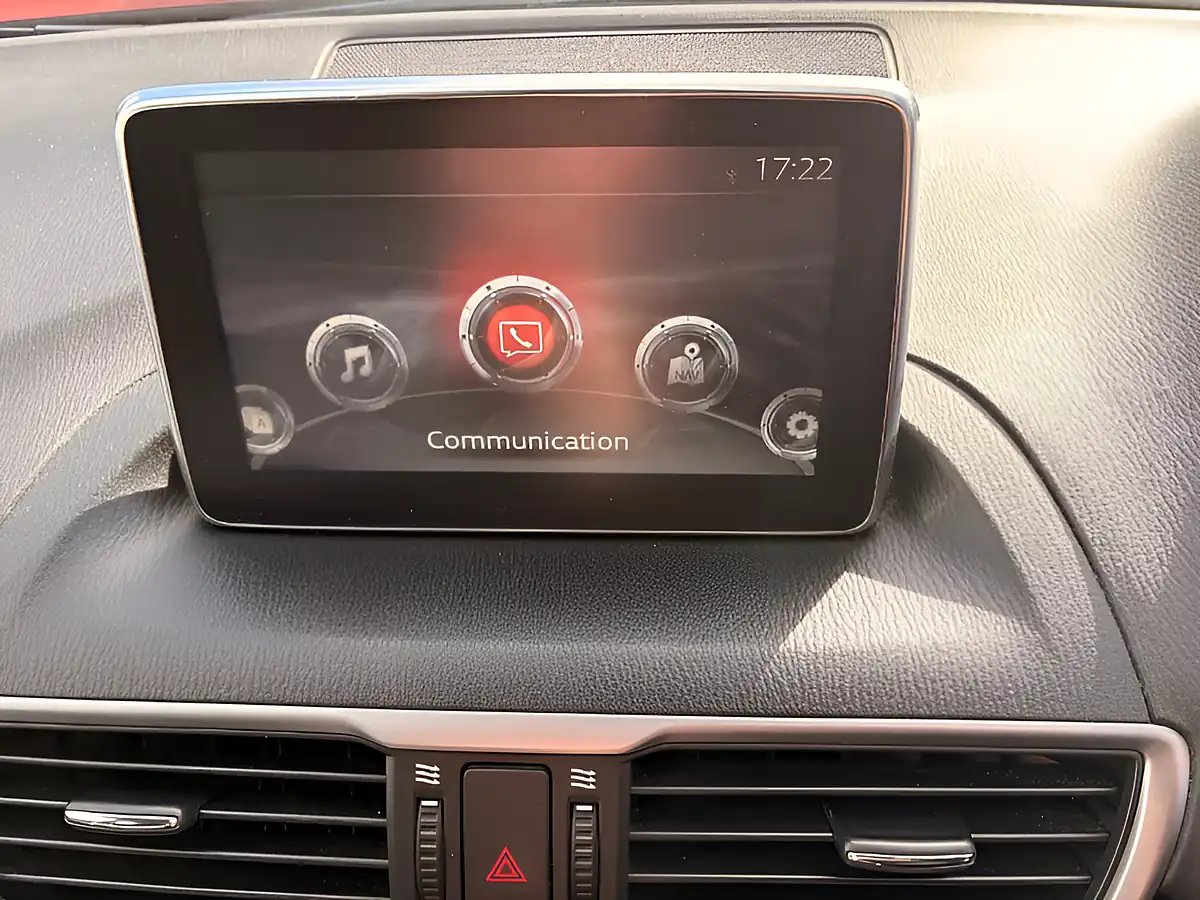Used 2015 Mazda 3 Se-L Nav Red - Interior and Exterior details 16