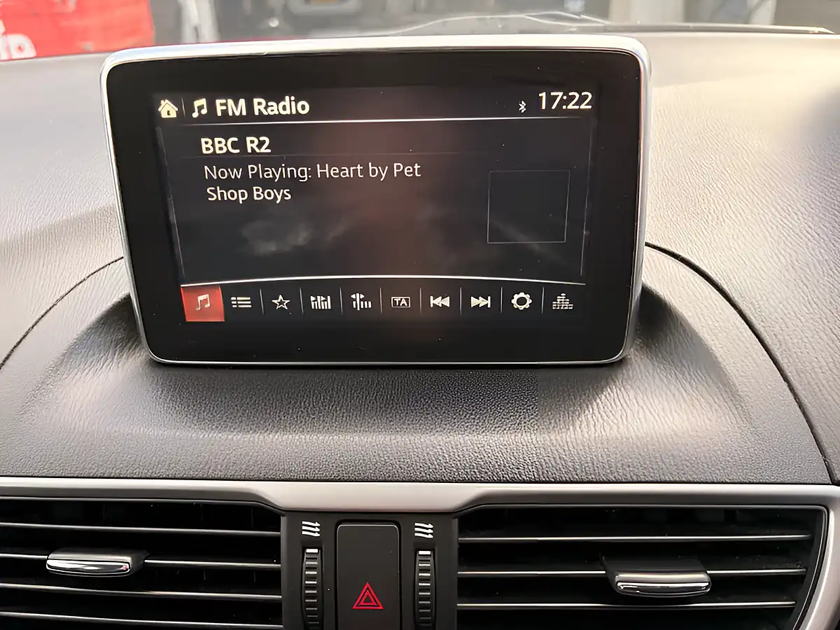 Used 2015 Mazda 3 Se-L Nav Red - Interior and Exterior details 17
