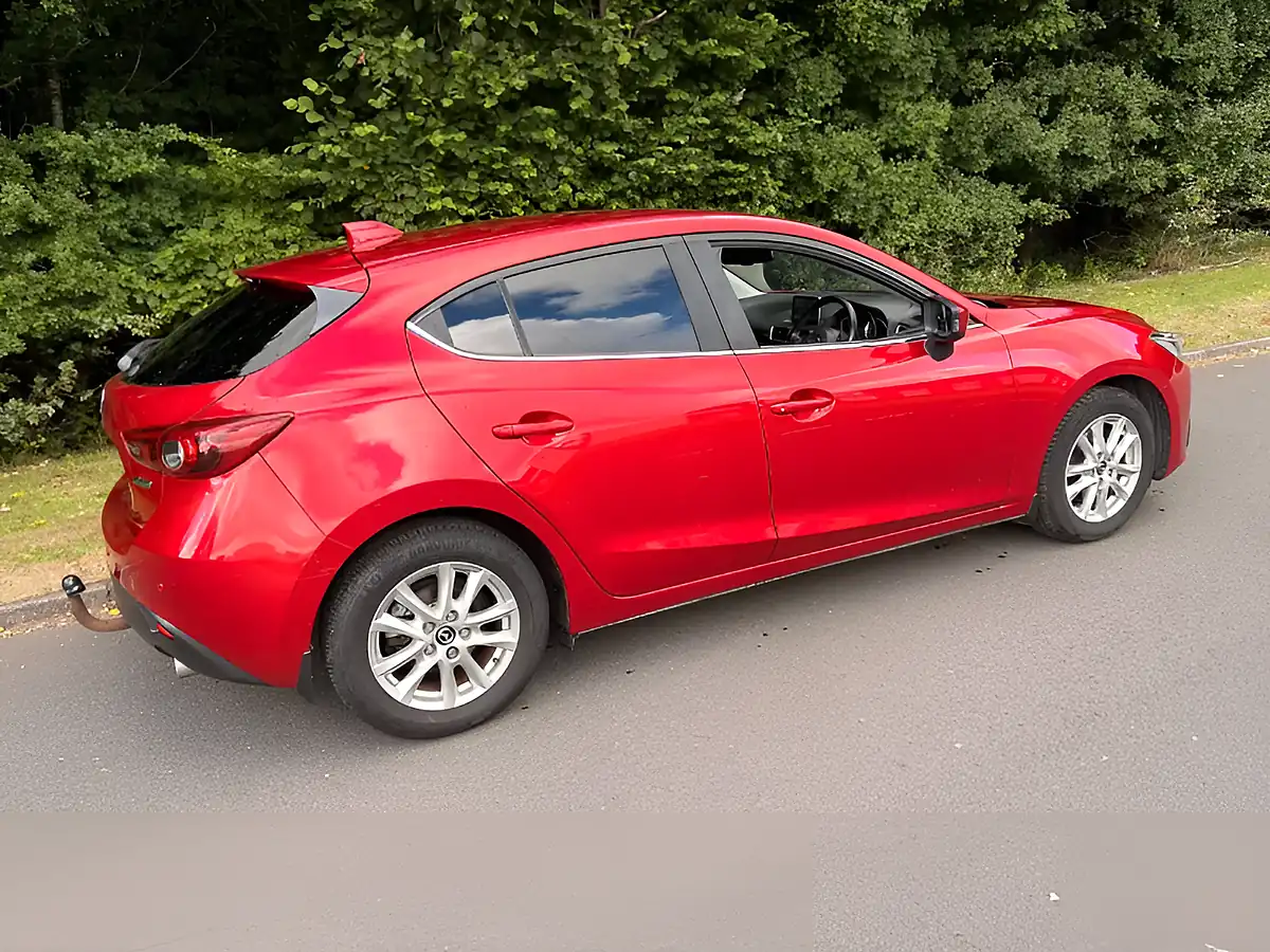 Used 2015 Mazda 3 Se-L Nav Red - Interior and Exterior details 4