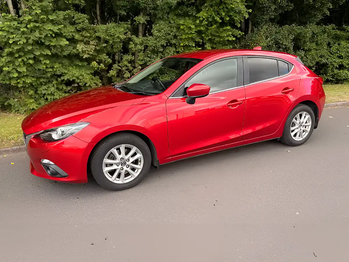 Used 2015 Mazda 3 Se-L Nav Red - Interior and Exterior details 8