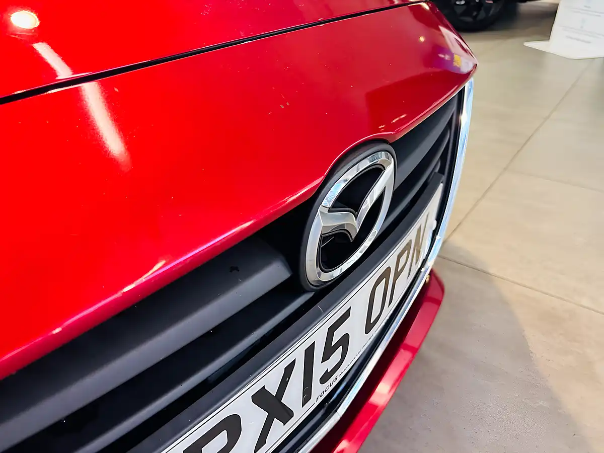 Used 2015 Mazda 3 Se-L Nav Red - Interior and Exterior details 10