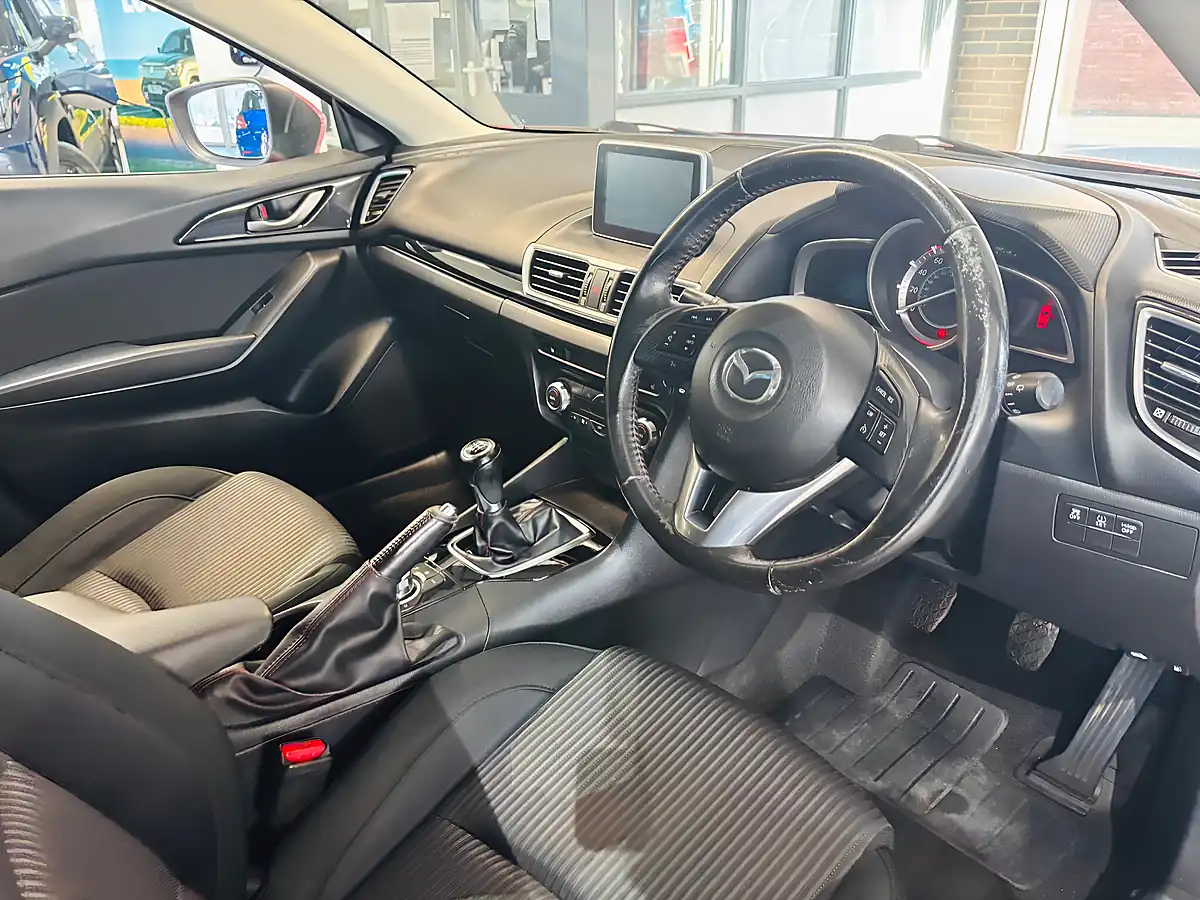Used 2015 Mazda 3 Se-L Nav Red - Interior and Exterior details 16